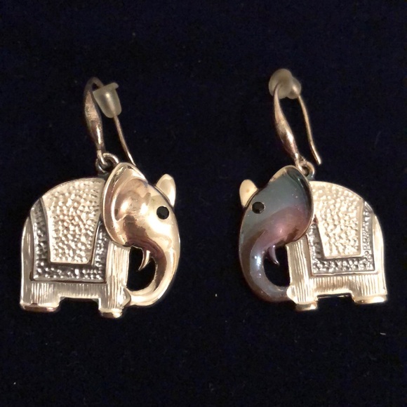 Ikita Elephant Earrings - Picture 1 of 4